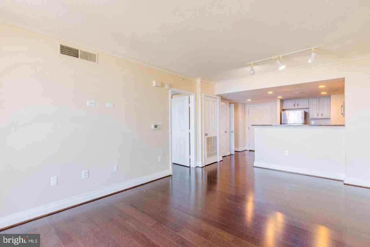 414 Water St #2007 - Photo 6 of 33