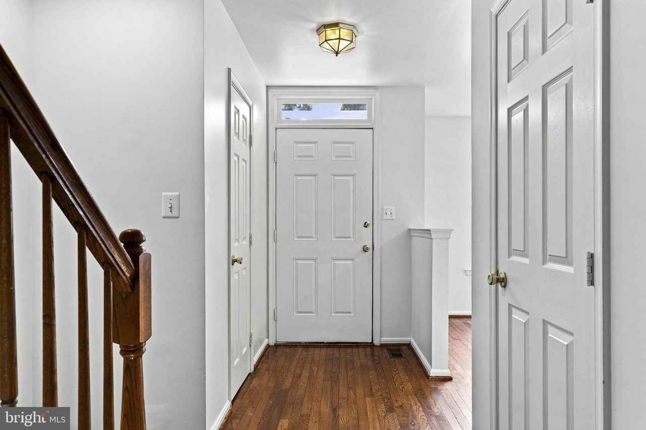 387 Cambridge Pl - Photo 3 of 50