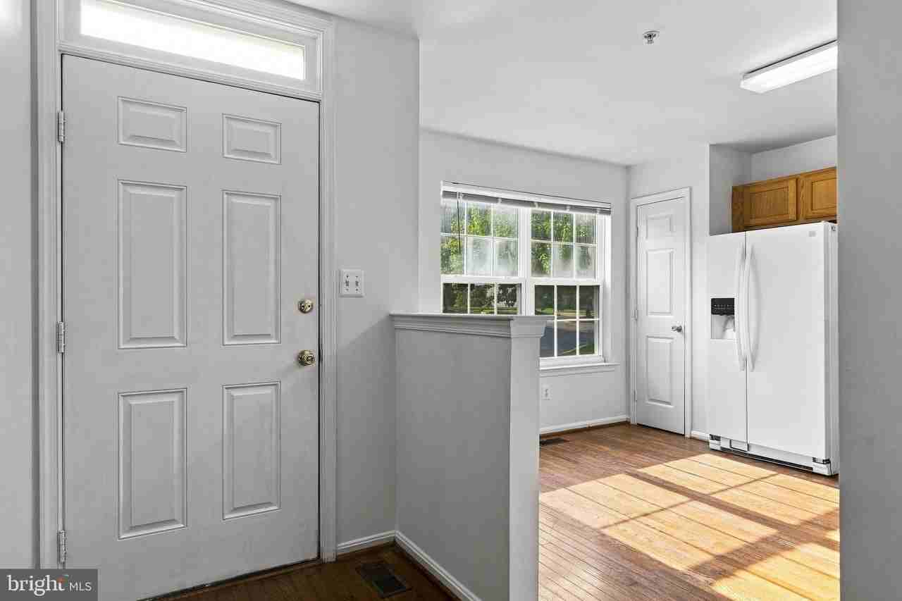 387 Cambridge Pl - Photo 4 of 50