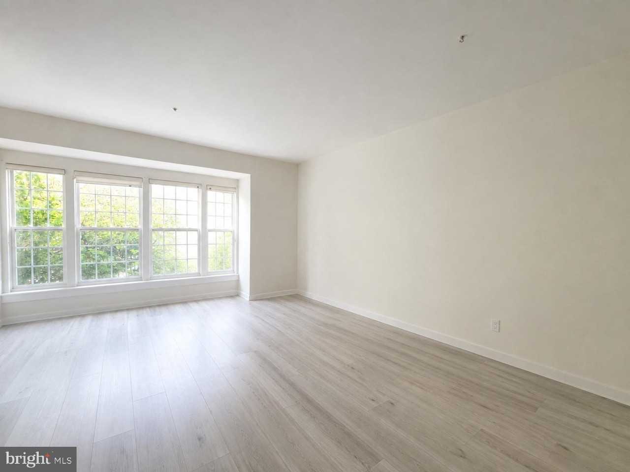 9426 Singleton Pl - Photo 6 of 38