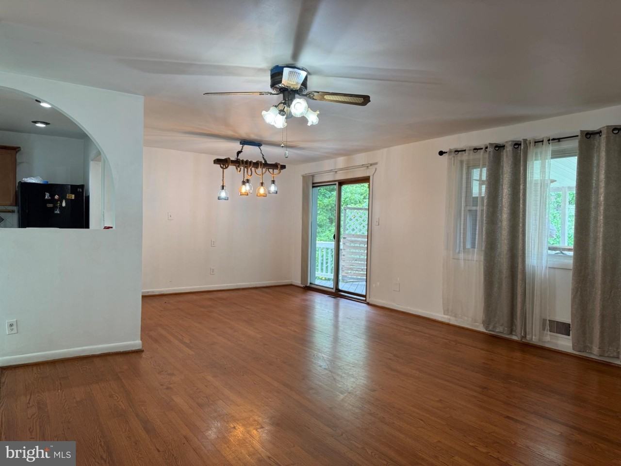 9807 Arbor Hill Dr - Photo 2 of 14