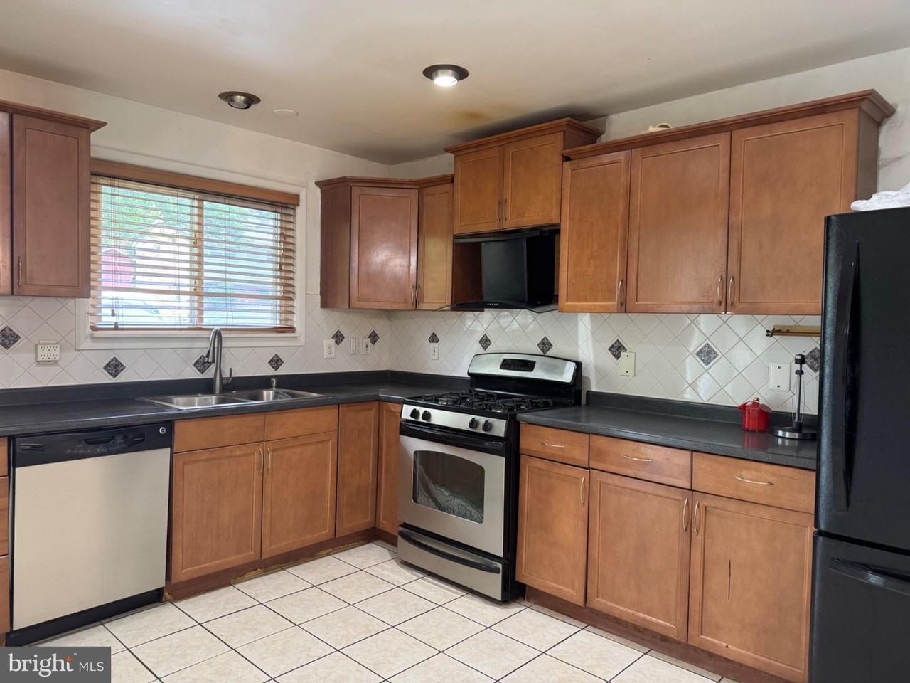 9807 Arbor Hill Dr - Photo 4 of 14