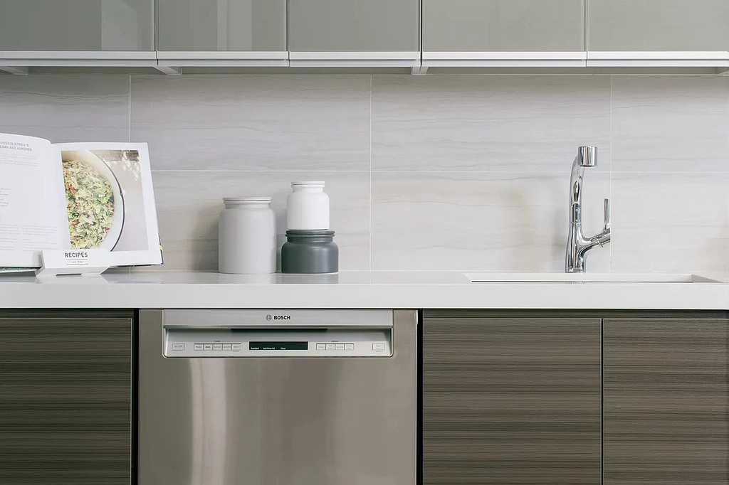 West 29th Street #11E - Photo 3 of 6