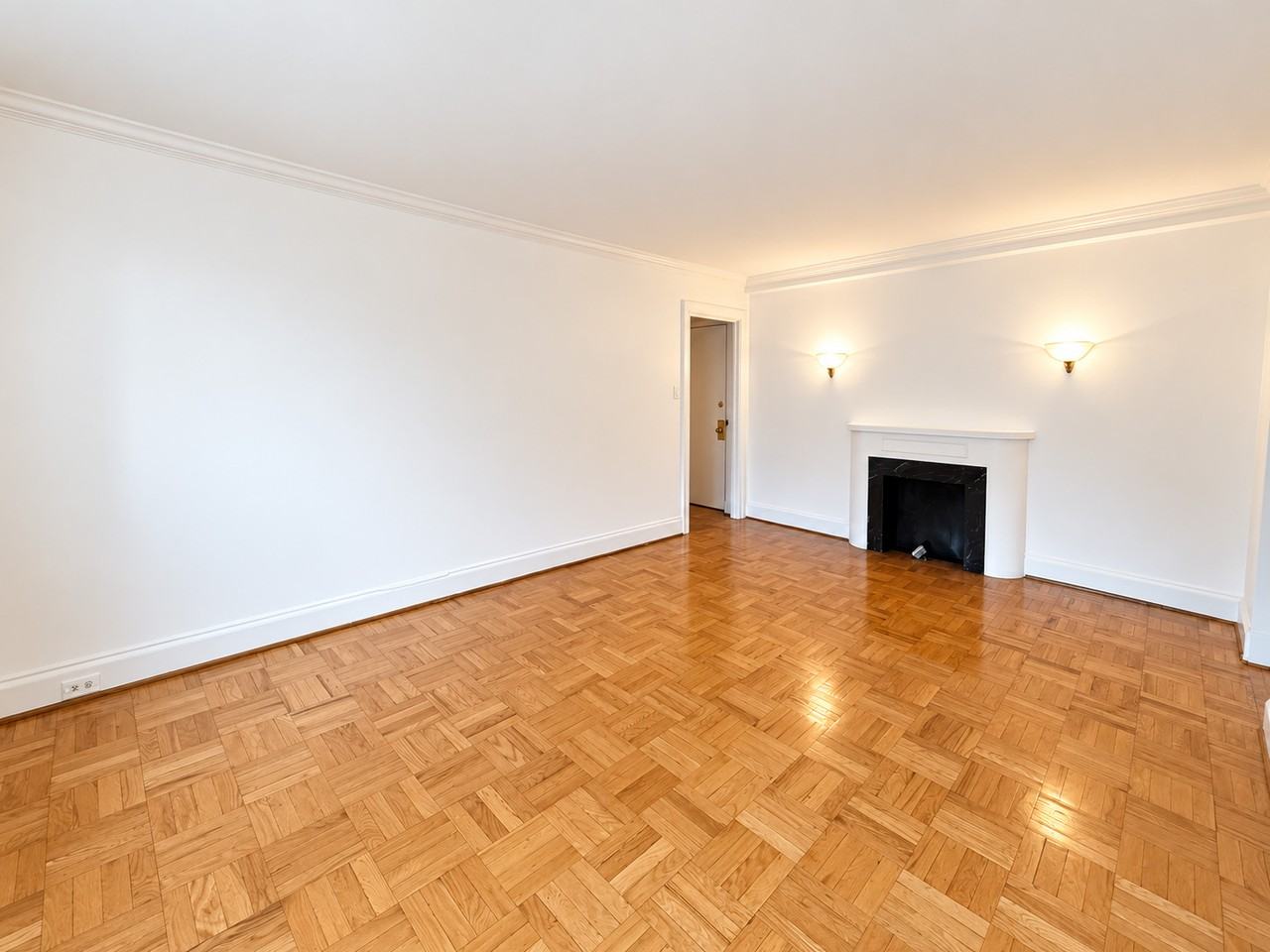 555 Russell Hill Road - Photo 3 of 8