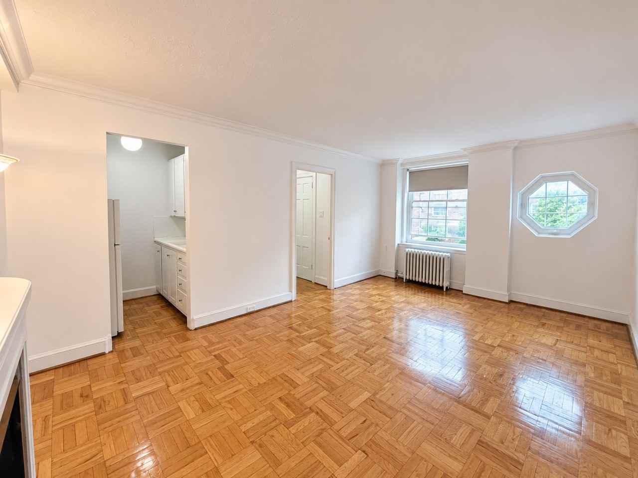 555 Russell Hill Road - Photo 4 of 8