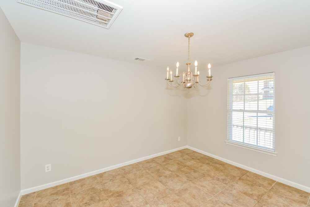 1101 Modesto Ct - Photo 5 of 17
