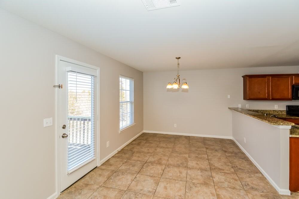 1101 Modesto Ct - Photo 6 of 17
