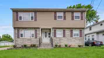 featured image of 327 Brookfield Pl #2