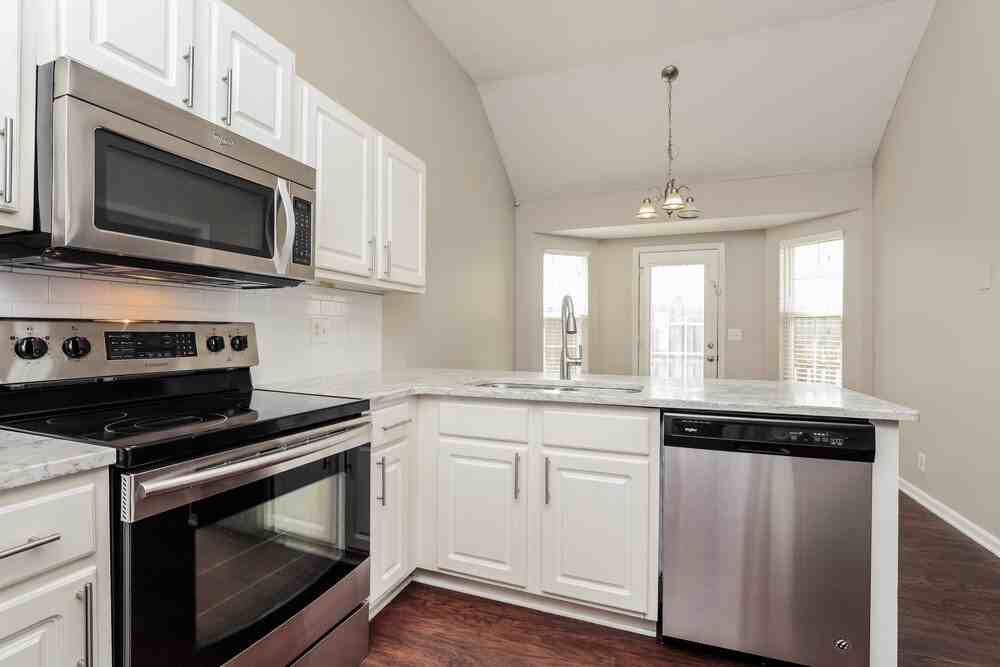 1832 Antebellum Dr - Photo 7 of 16