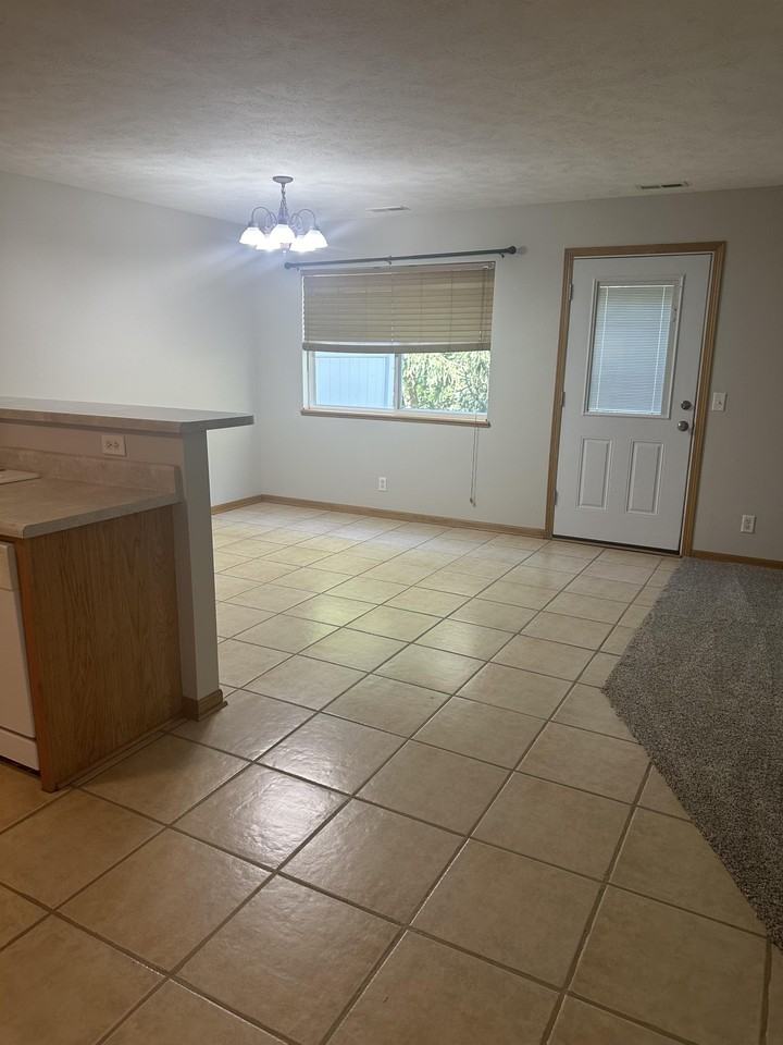 2021 Sawyer Pl #1 - Photo 3 of 13