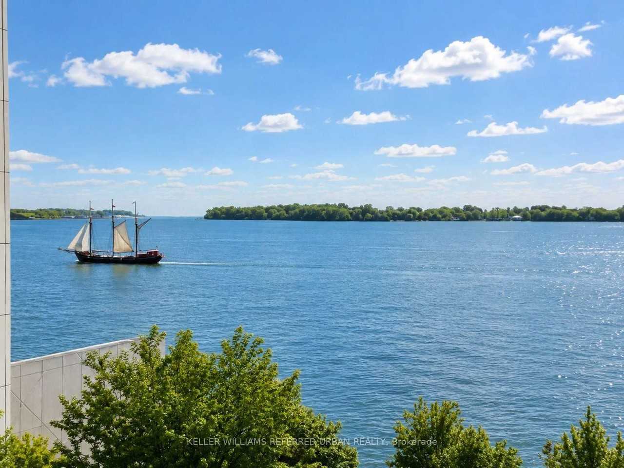 39 Queens Quay East - Photo 3 of 25