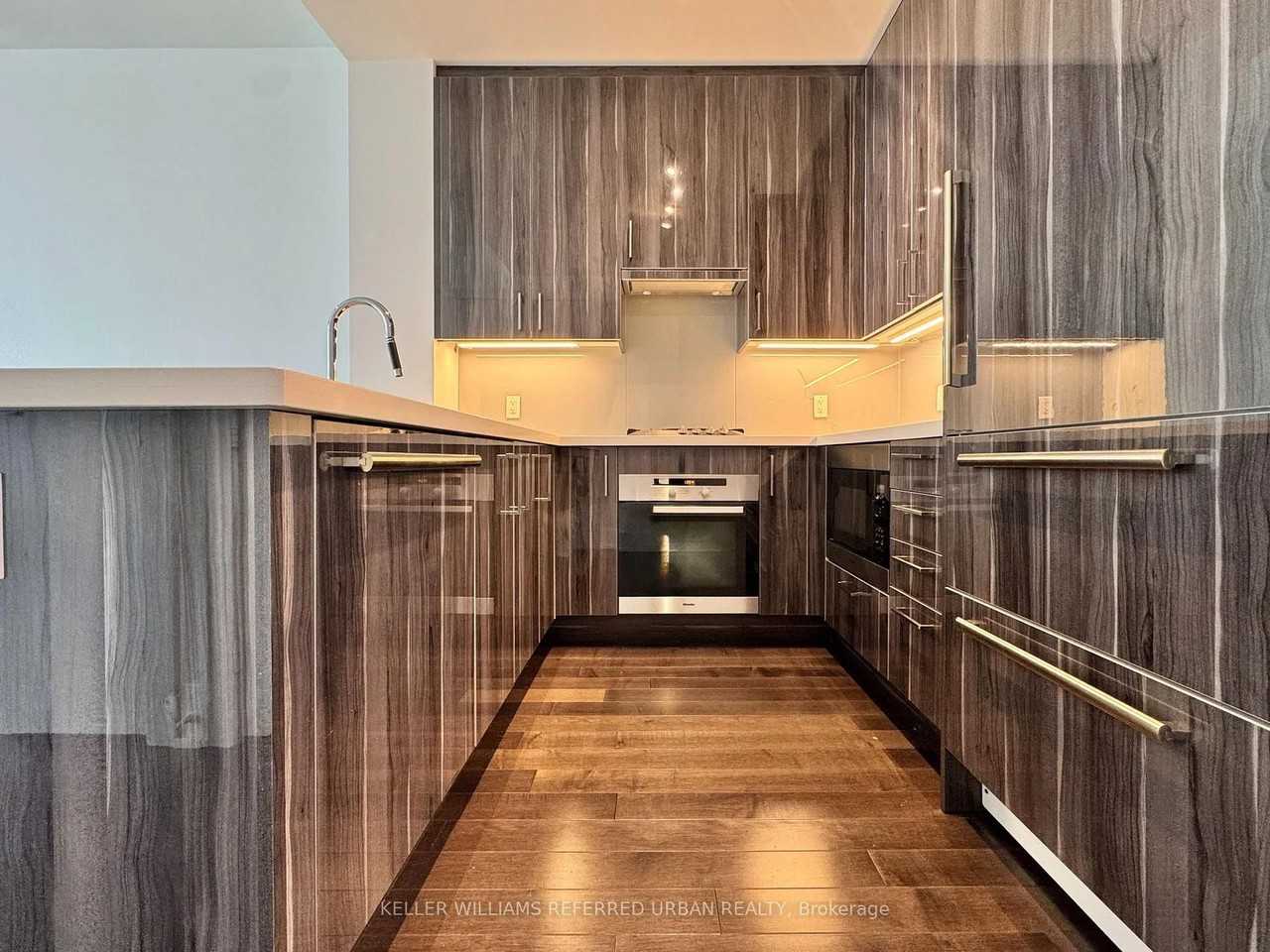 39 Queens Quay East - Photo 5 of 25