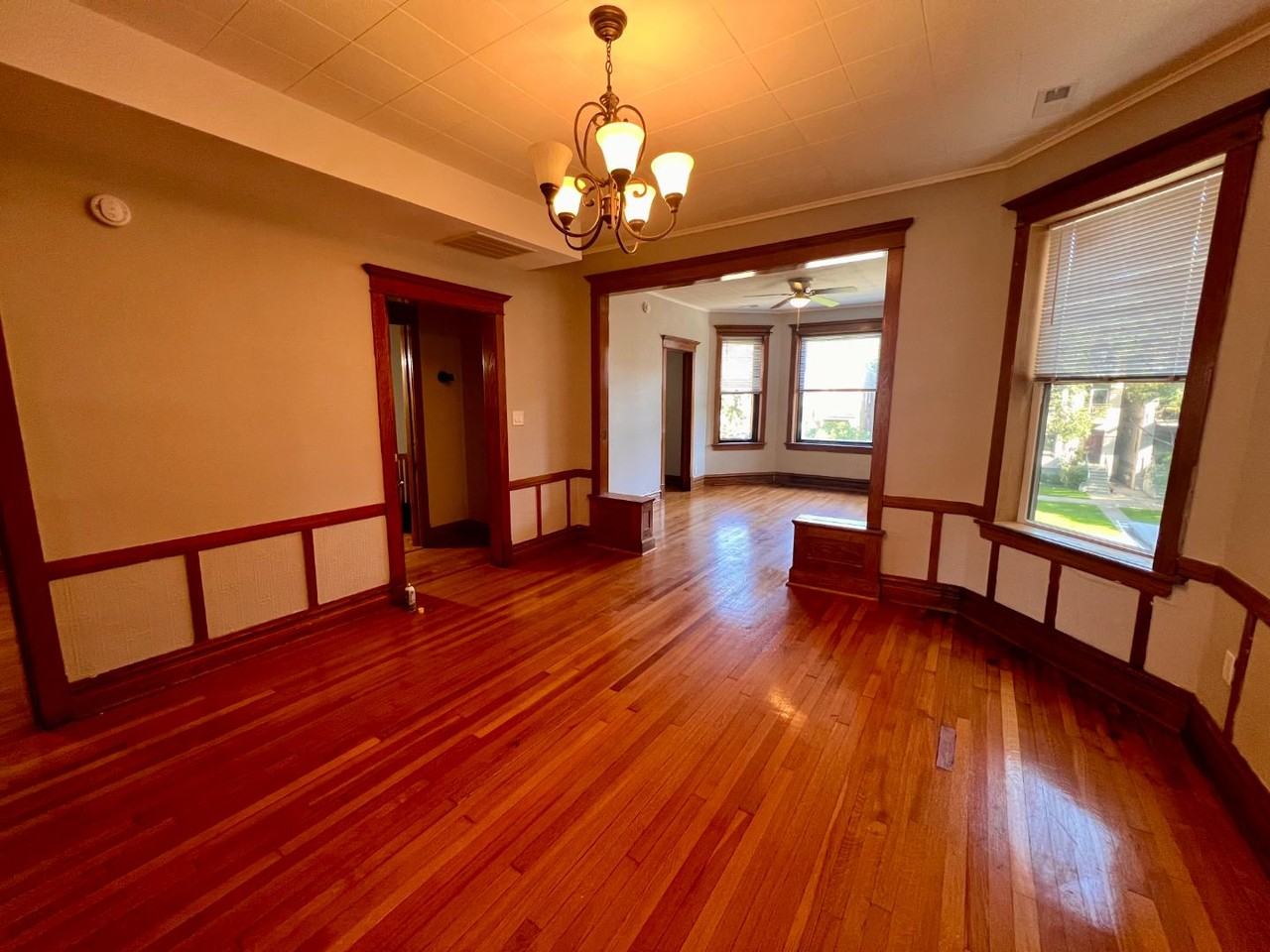 3855 W Wrightwood Ave - Photo 4 of 10