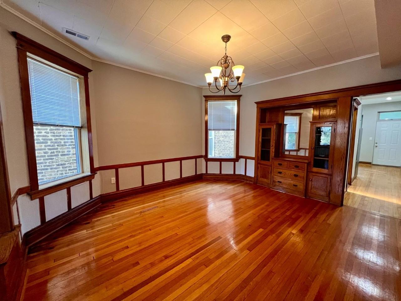3855 W Wrightwood Ave - Photo 5 of 10