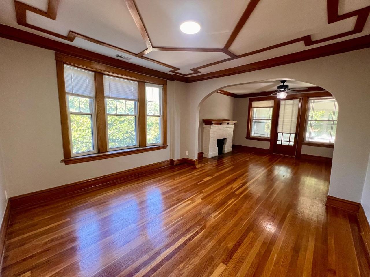 3859 W Wrightwood Ave - Photo 2 of 8