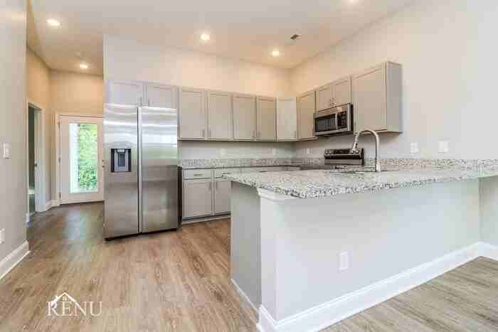 5377 Lynnland Ter - Photo 5 of 18