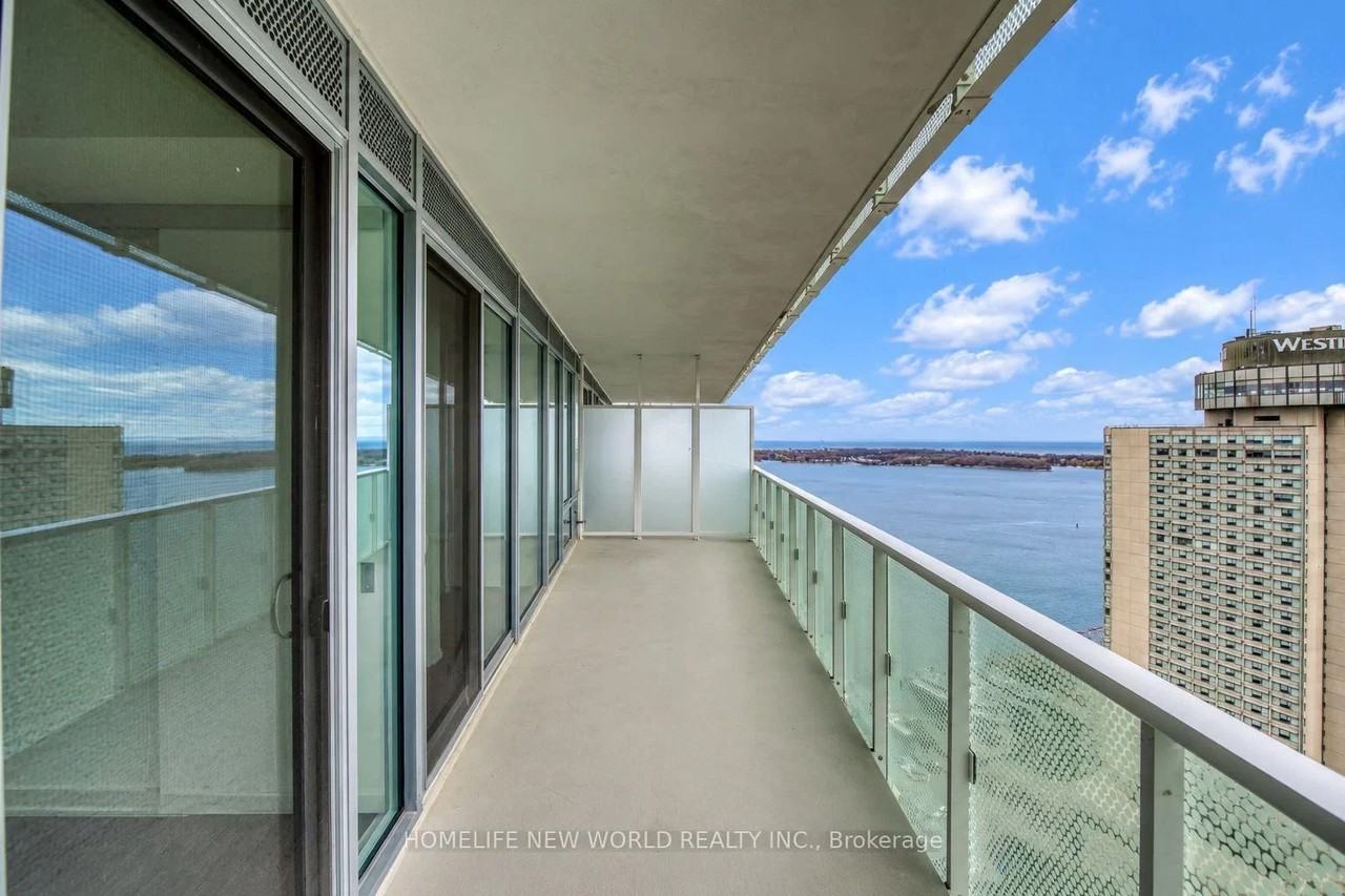 15 Queens Quay East - Photo 4 of 17