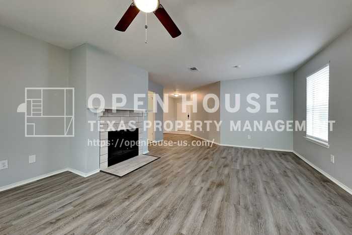26010 Richards Rd - Photo 5 of 22
