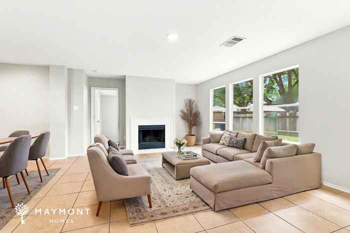 3723 Nutwood Ln - Photo 5 of 15