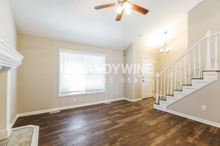 1120 Meadowlark Ln - Photo 5 of 21
