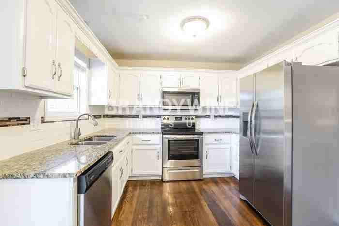 1120 Meadowlark Ln - Photo 7 of 21