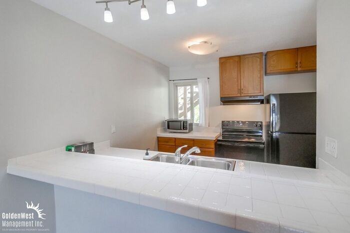 4125 Mount Alifan Dr #B - Photo 4 of 14