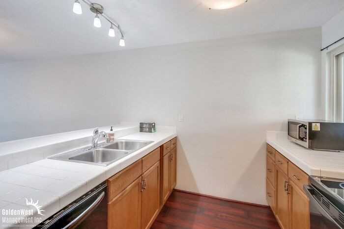 4125 Mount Alifan Dr #B - Photo 6 of 14