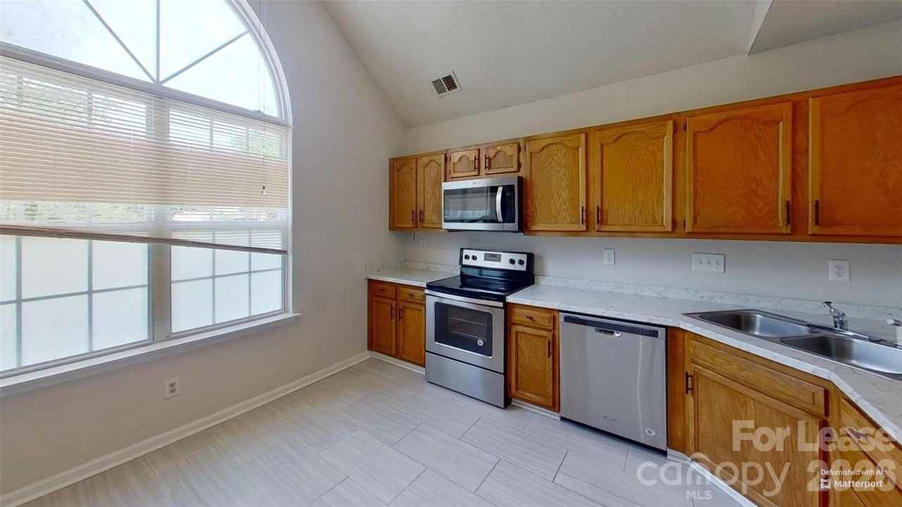8327 Southgate Commons Dr - Photo 3 of 12