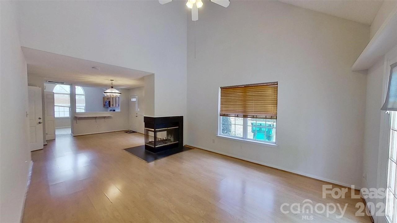 8327 Southgate Commons Dr - Photo 7 of 12