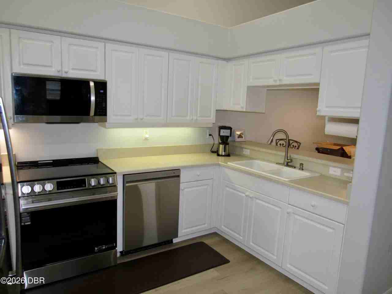 1419 Coconut Palm Cir - Photo 2 of 14