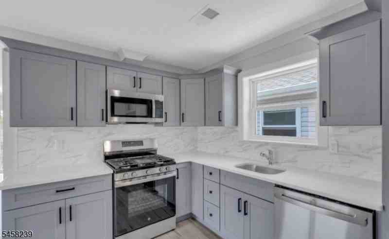 213 Pine St #1 - Photo 3 of 14