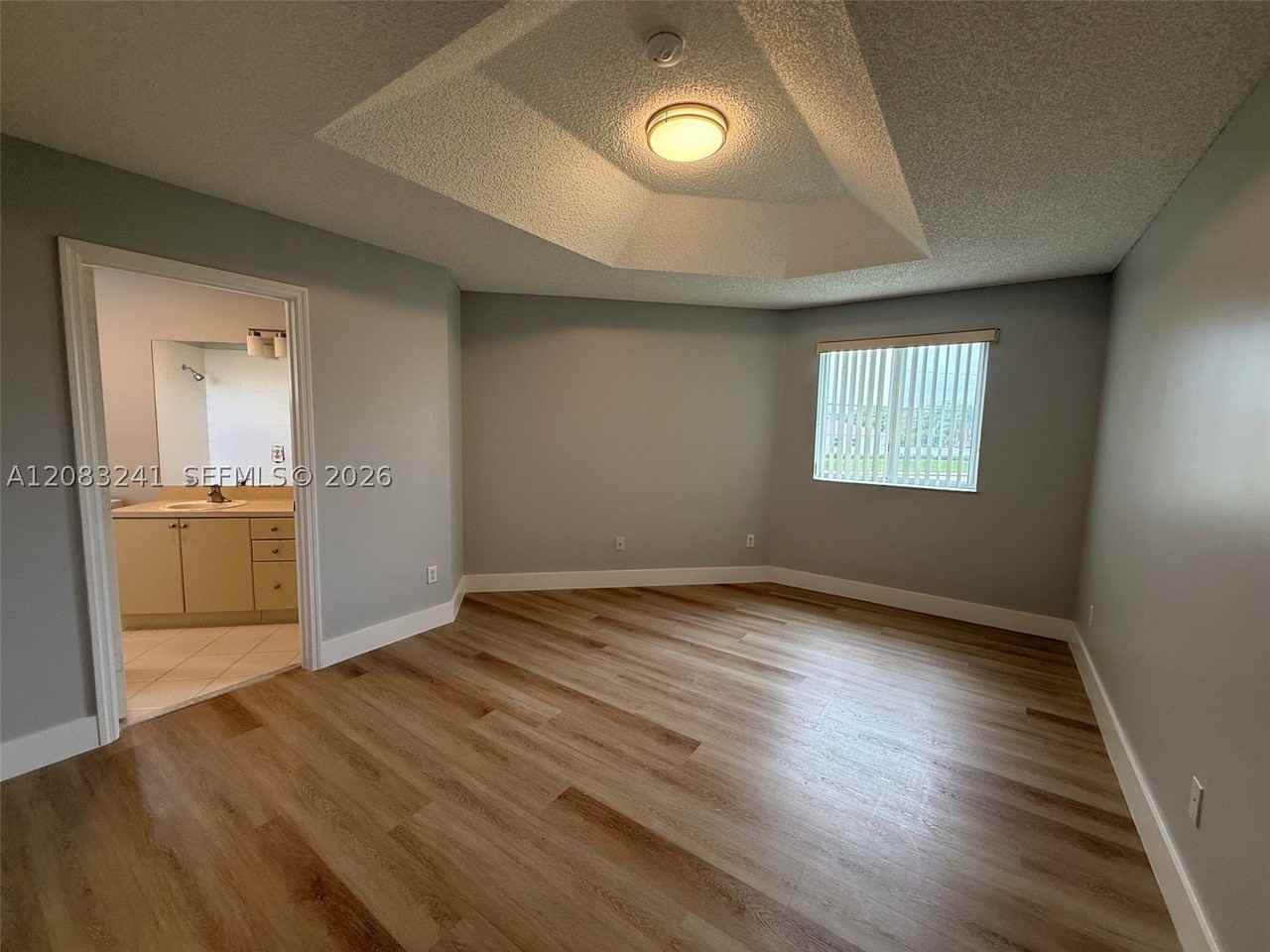 2324 Se 23rd Rd #2324 - Photo 5 of 8
