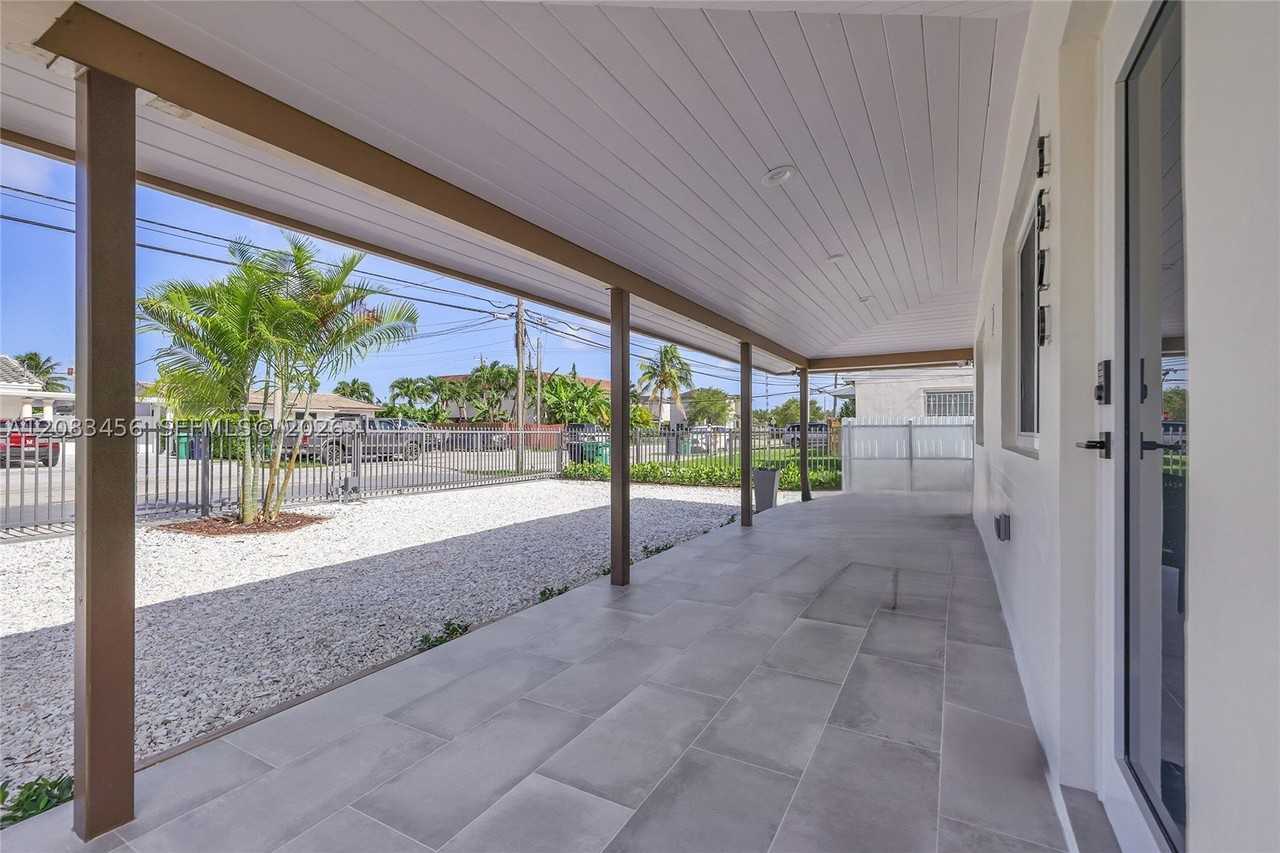 3520 Sw 88th Pl #1 - Photo 7 of 36