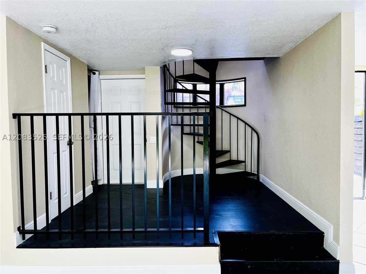 7015 Sw 111th Pl - Photo 3 of 10