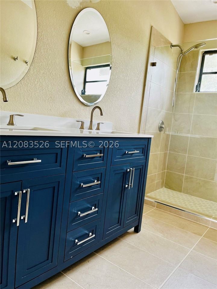 7015 Sw 111th Pl - Photo 5 of 10