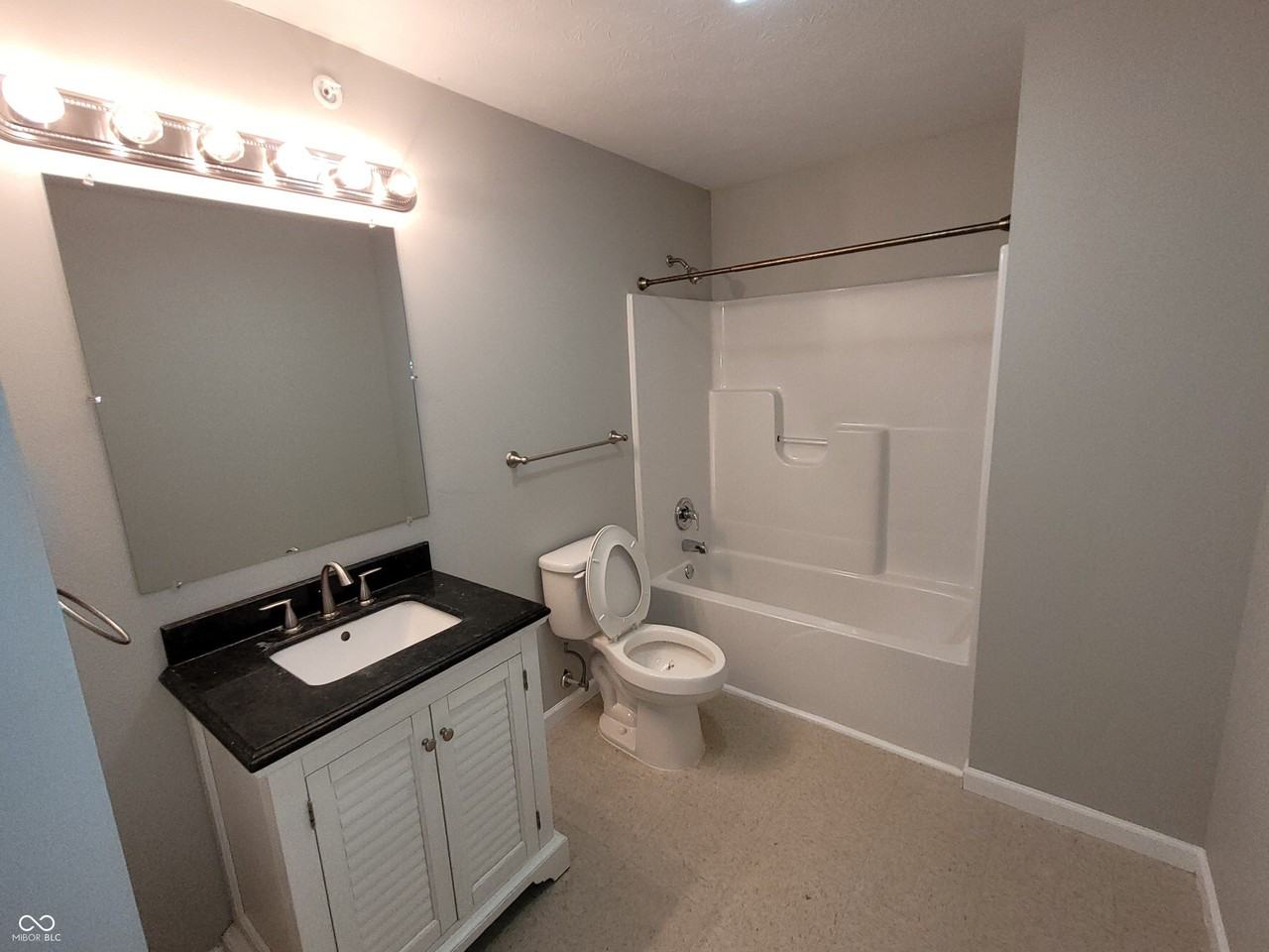 146 Center Dr - Photo 6 of 19