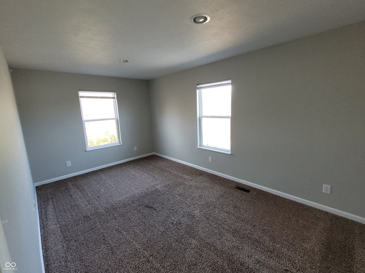 146 Center Dr - Photo 7 of 19