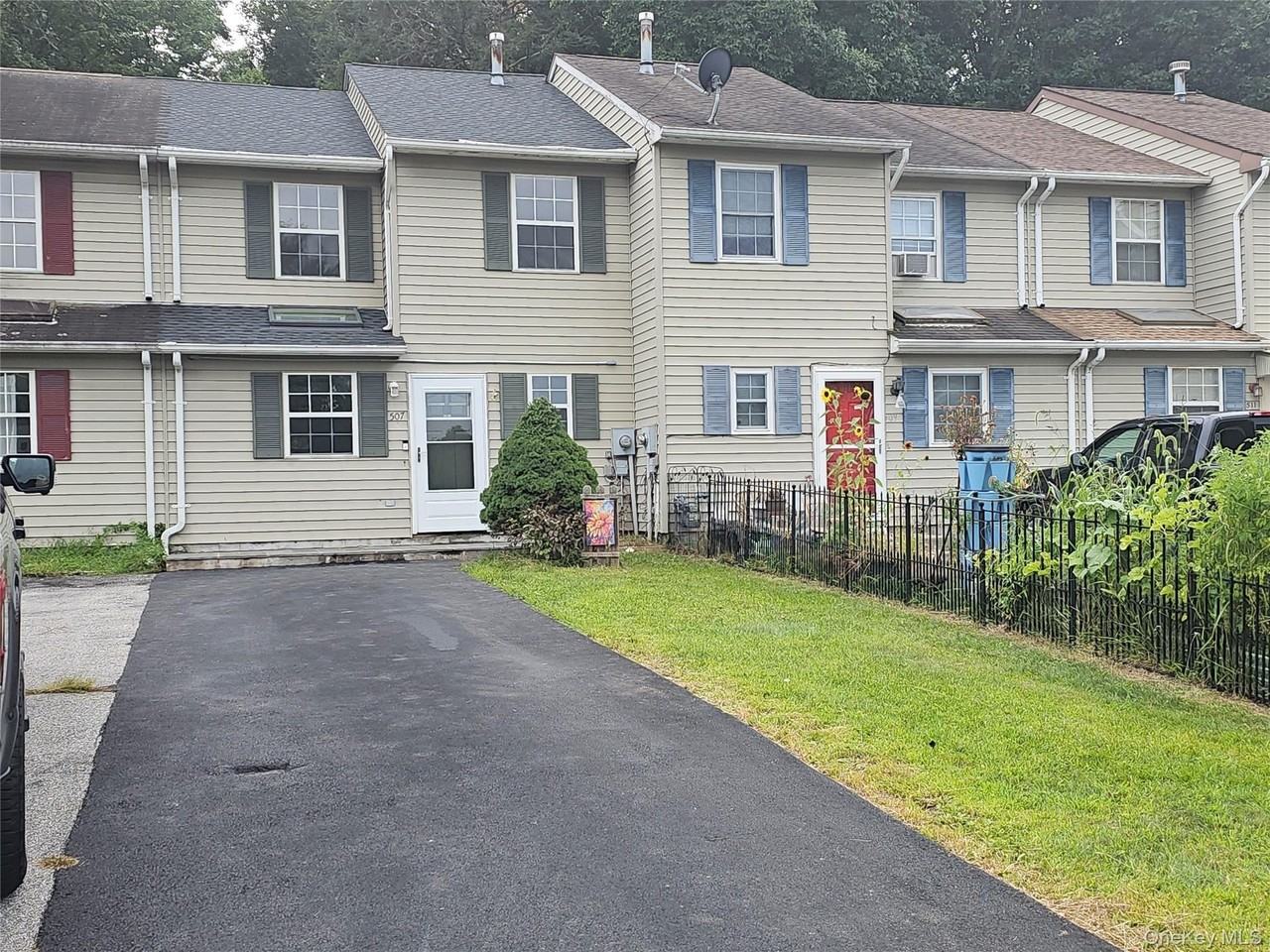 507 Rakov Rd - Photo 2 of 31