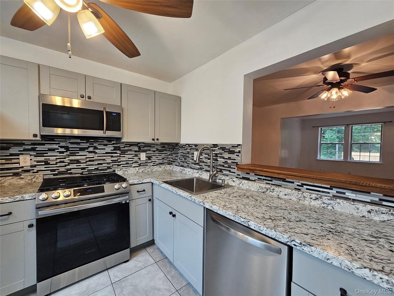 507 Rakov Rd - Photo 5 of 31
