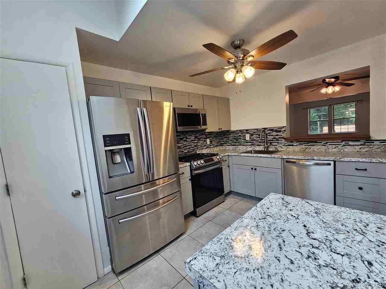 507 Rakov Rd - Photo 6 of 31