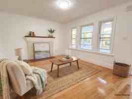 featured image of 135 Safford St #1