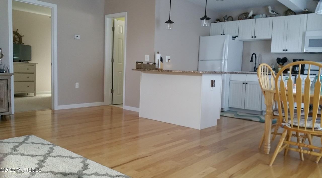 41 Albert Dr - Photo 3 of 4