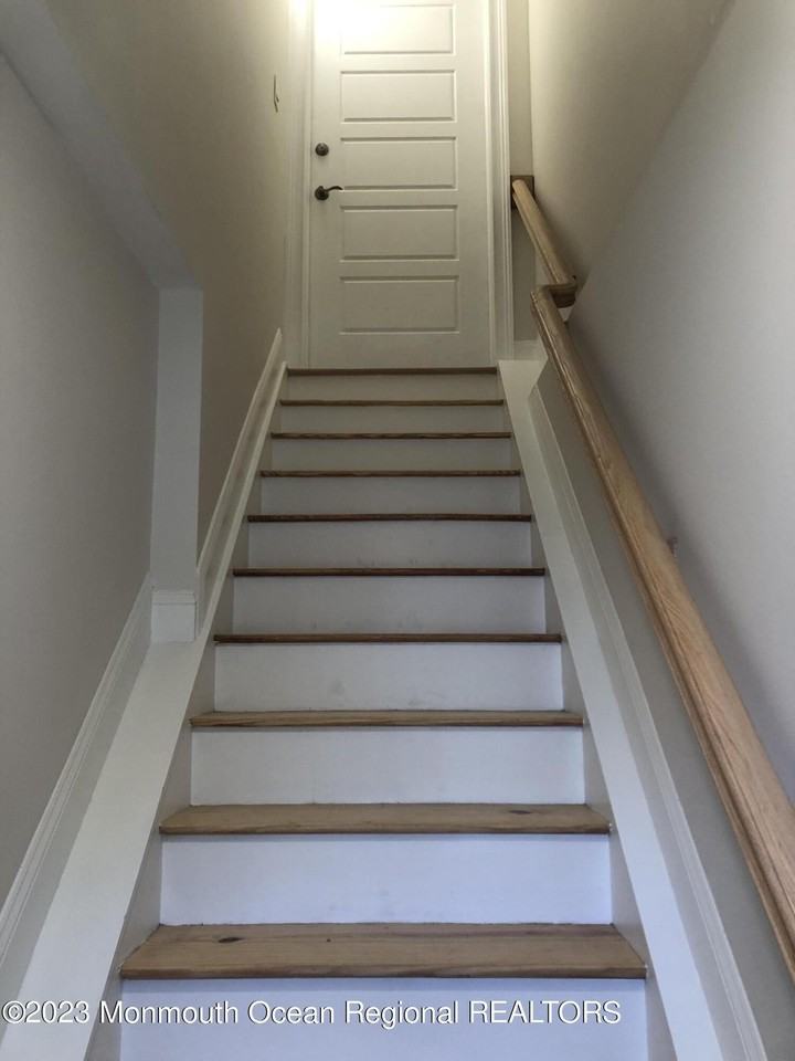 24 Bath Ave - Photo 4 of 45