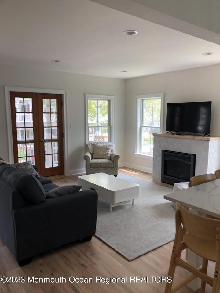 24 Bath Ave - Photo 5 of 45