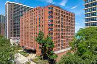 5815 N Sheridan Rd #1013 - Photo 1 of 1