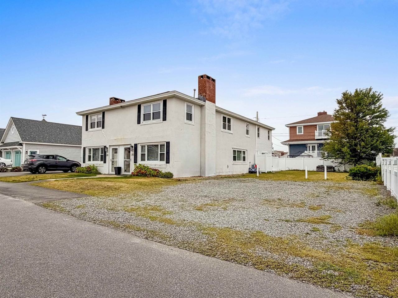 212 Bristol St - Photo 2 of 40