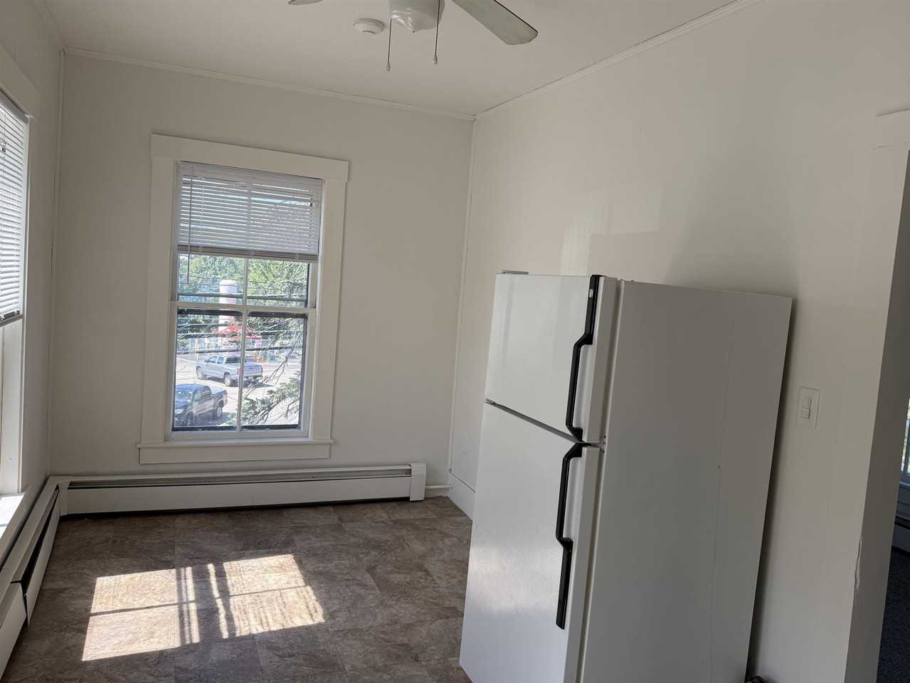 1073 Union Ave #B - Photo 3 of 5