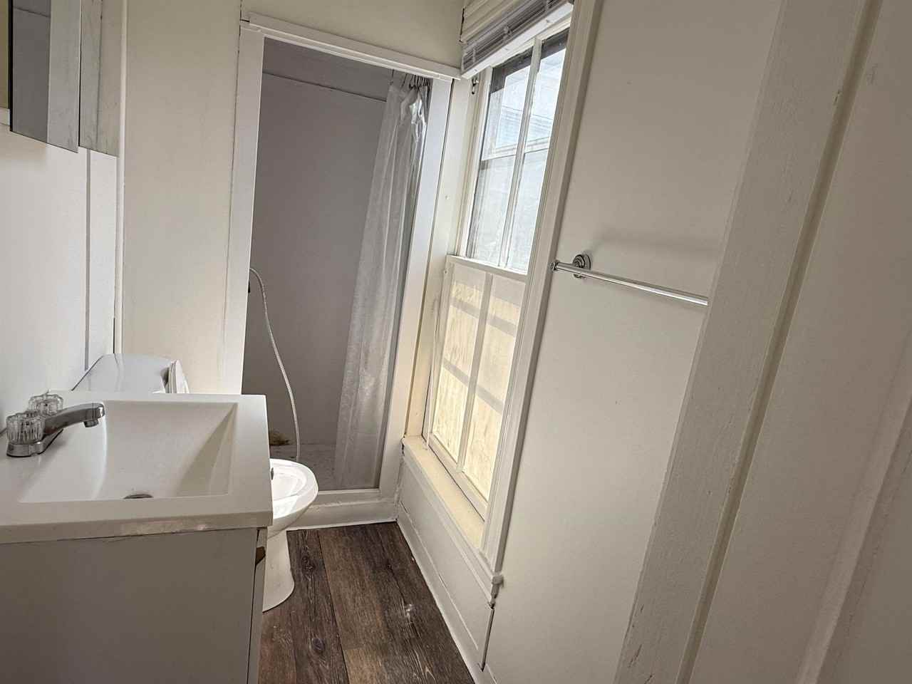 1073 Union Ave #B - Photo 5 of 5