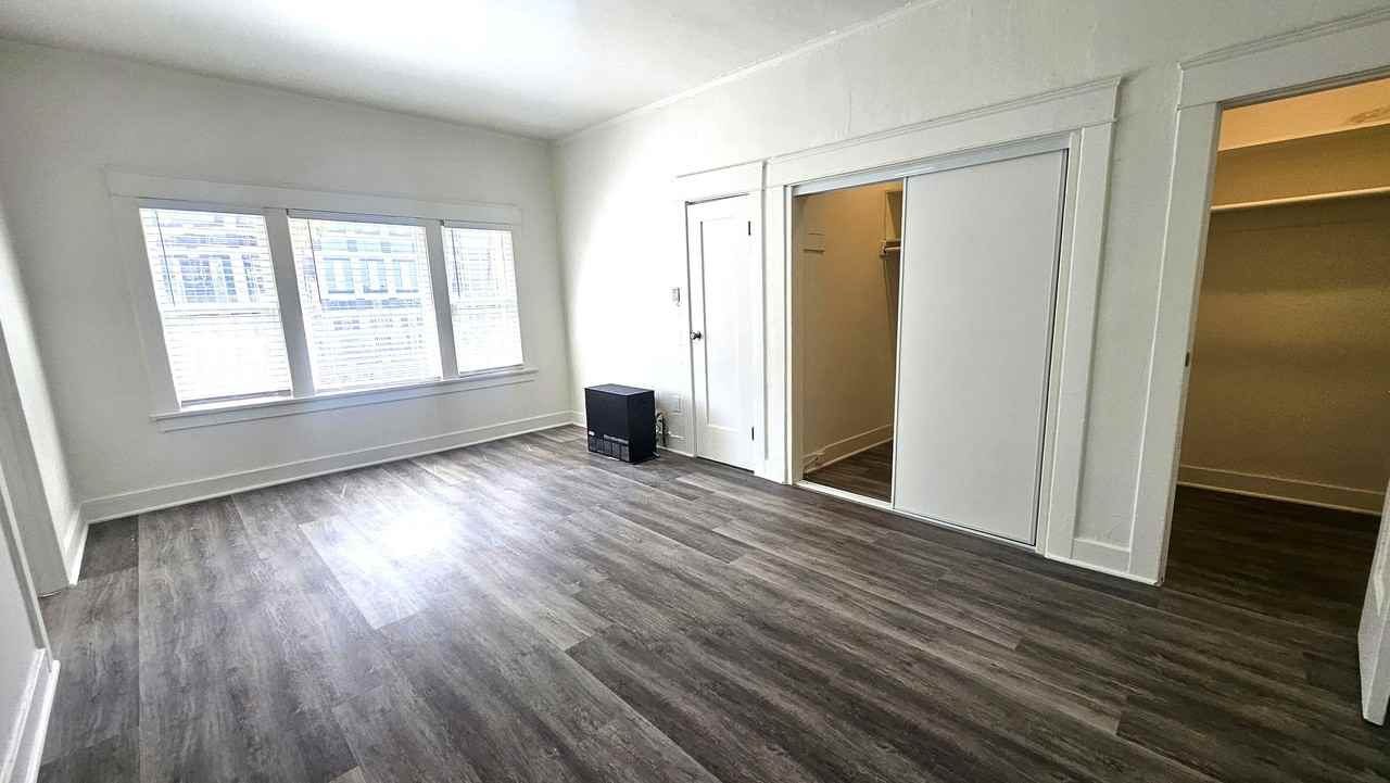 1026 Ingraham Street #205 - Photo 4 of 9