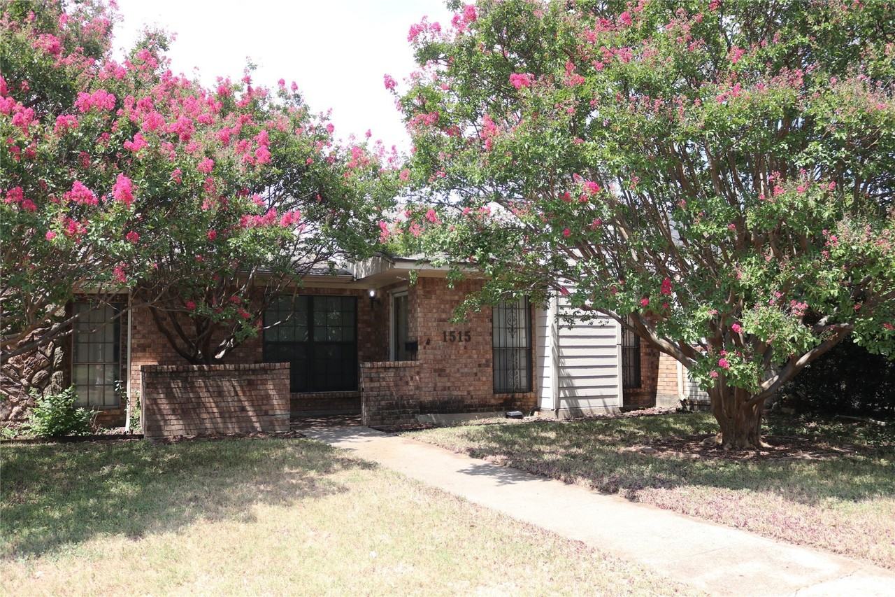 1515 Cherrycrest St - Photo 2 of 28